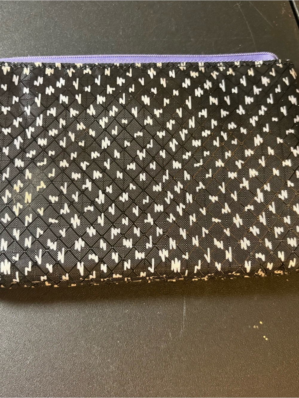 thirty-one Black and White Patterned Zip Wristlet. 5 separate Compartments